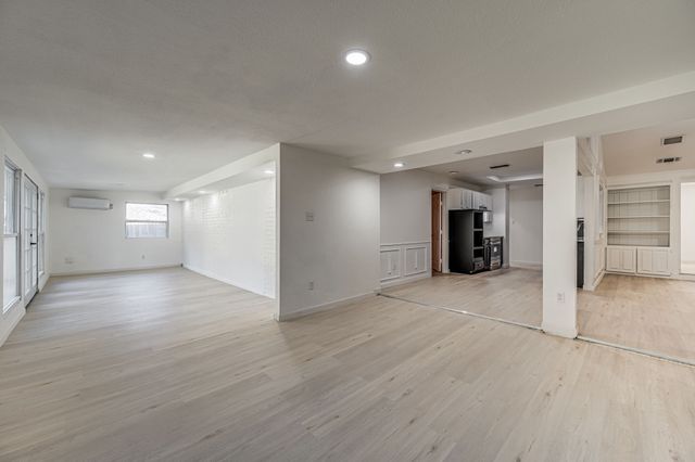3907 Woodbury Court, Arlington, TX 76017