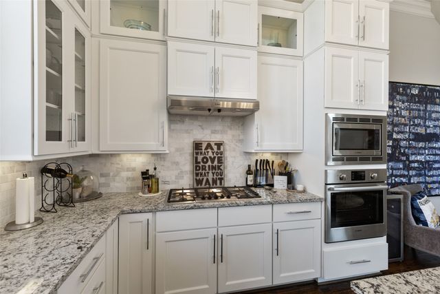 916 W Peach Street, Fort Worth, TX 76102