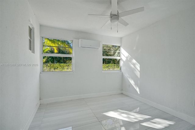 8436 Southampton Dr, Miramar, FL 33025