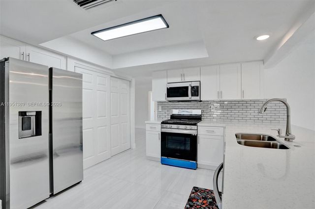 8436 Southampton Dr, Miramar, FL 33025