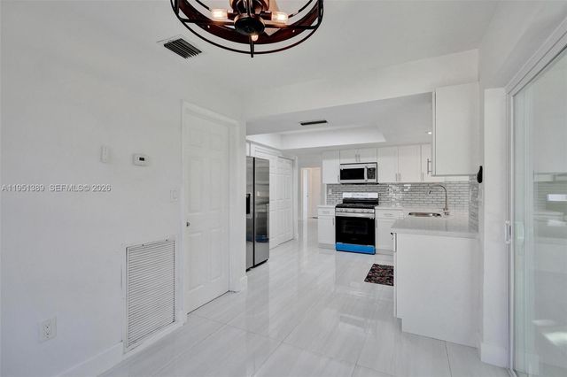 8436 Southampton Dr, Miramar, FL 33025