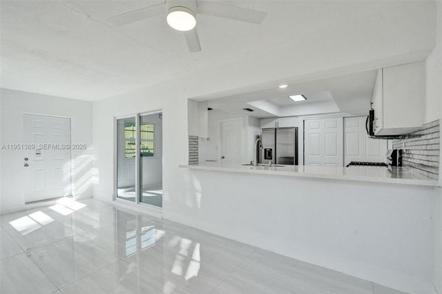 8436 Southampton Dr, Miramar, FL 33025