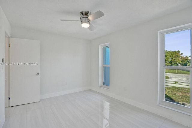 8436 Southampton Dr, Miramar, FL 33025