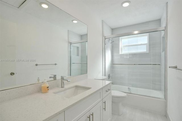 8436 Southampton Dr, Miramar, FL 33025