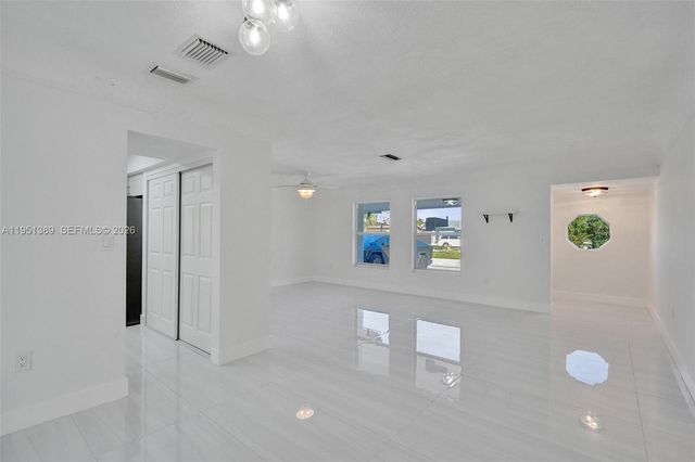 8436 Southampton Dr, Miramar, FL 33025