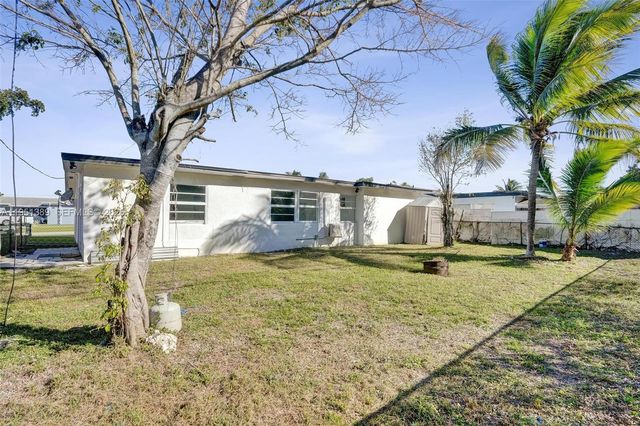 8436 Southampton Dr, Miramar, FL 33025