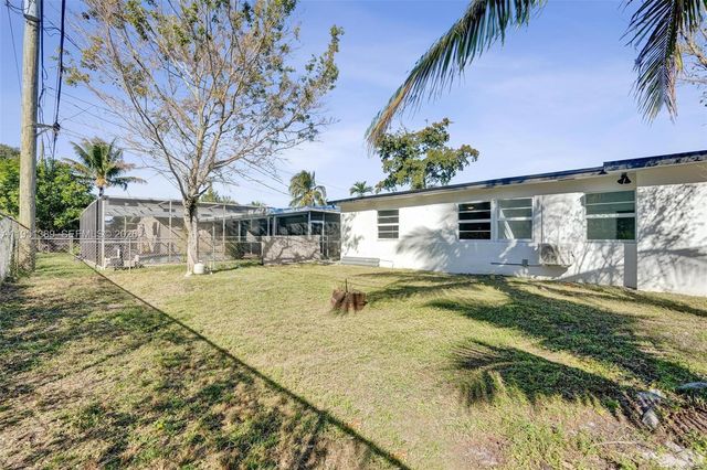 8436 Southampton Dr, Miramar, FL 33025