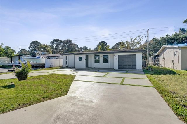 8436 Southampton Dr, Miramar, FL 33025