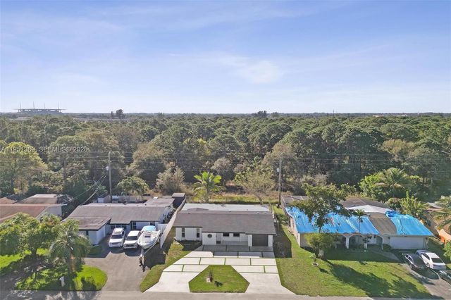 8436 Southampton Dr, Miramar, FL 33025