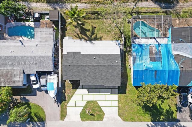 8436 Southampton Dr, Miramar, FL 33025