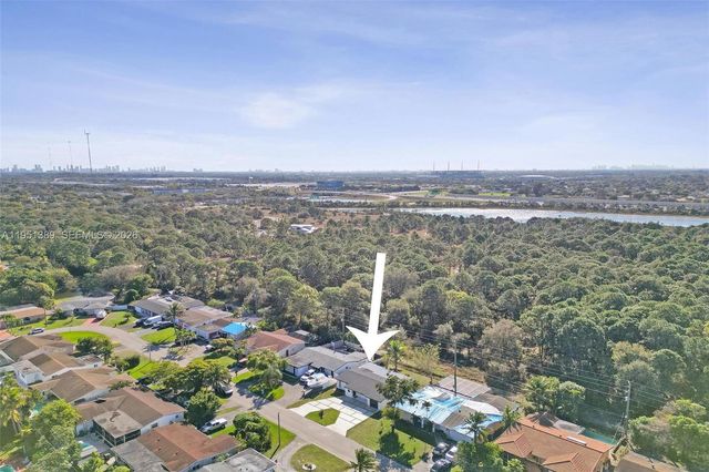 8436 Southampton Dr, Miramar, FL 33025