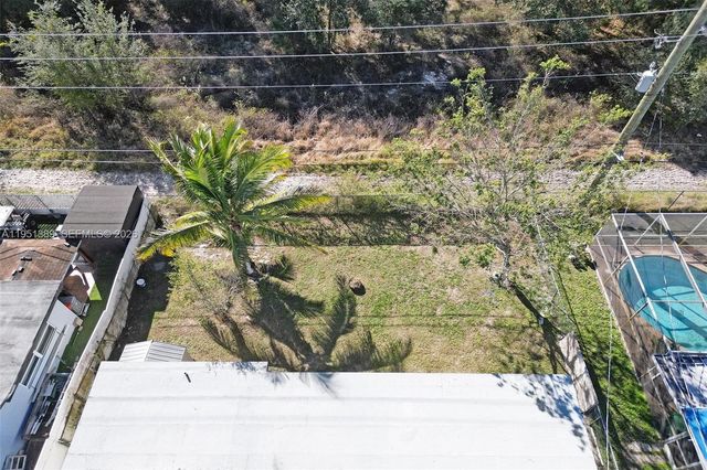 8436 Southampton Dr, Miramar, FL 33025