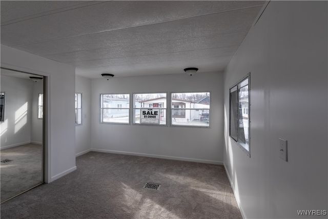 52 Waterview Parkway, Hamburg, NY 14075