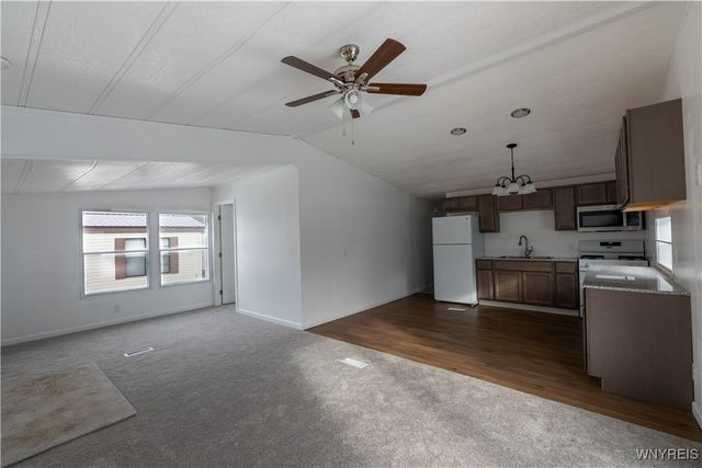 52 Waterview Parkway, Hamburg, NY 14075