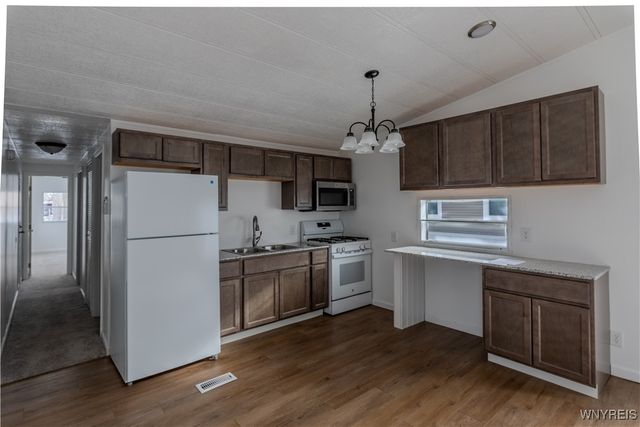 52 Waterview Parkway, Hamburg, NY 14075