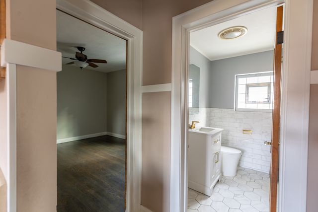 2246 Clinton Avenue, Berwyn, IL 60402