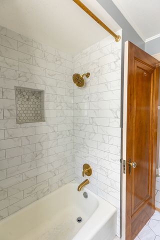 2246 Clinton Avenue, Berwyn, IL 60402