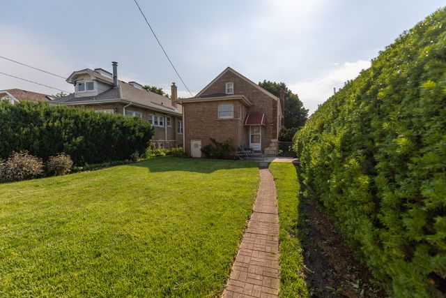 2246 Clinton Avenue, Berwyn, IL 60402