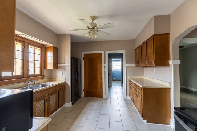 2246 Clinton Avenue, Berwyn, IL 60402