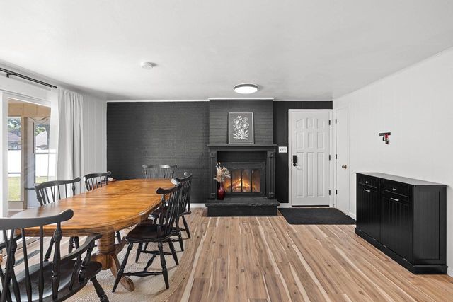 1327 SKYLARK LANE, Green Bay, WI 54313