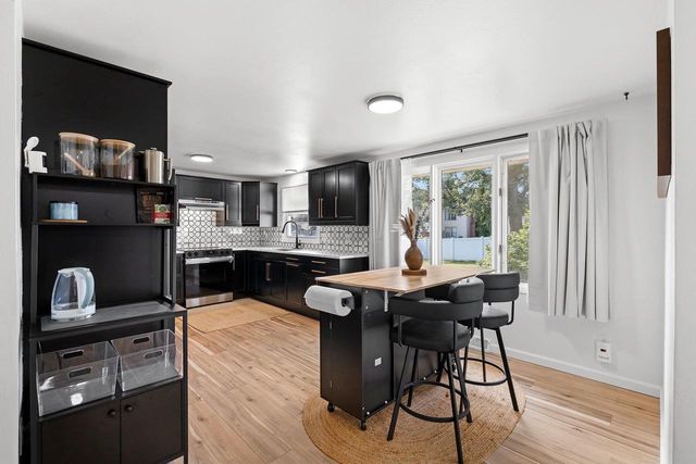 1327 SKYLARK LANE, Green Bay, WI 54313