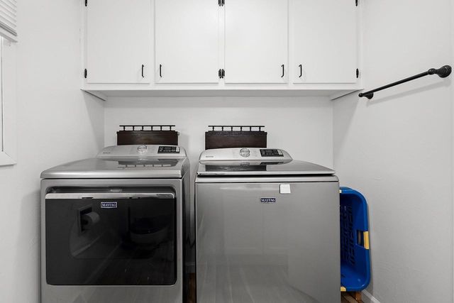 1327 SKYLARK LANE, Green Bay, WI 54313