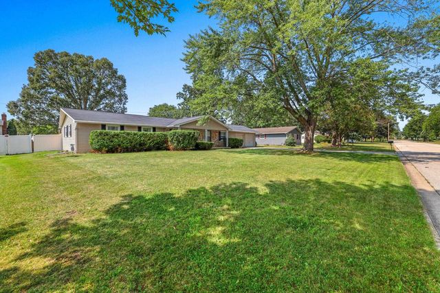 1327 SKYLARK LANE, Green Bay, WI 54313