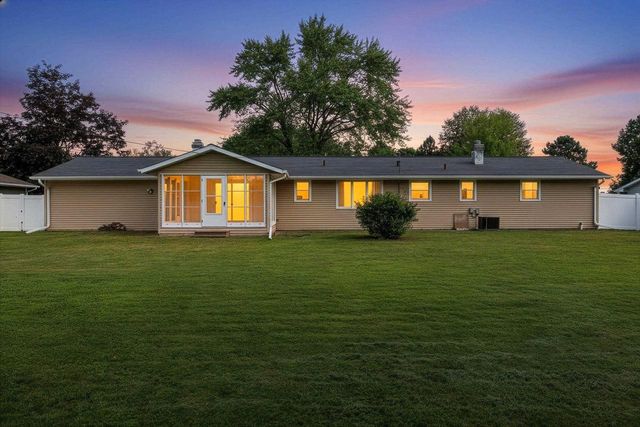 1327 SKYLARK LANE, Green Bay, WI 54313
