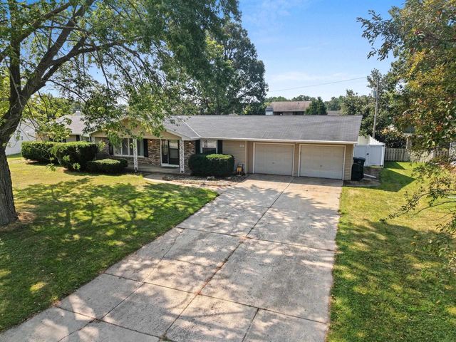 1327 SKYLARK LANE, Green Bay, WI 54313