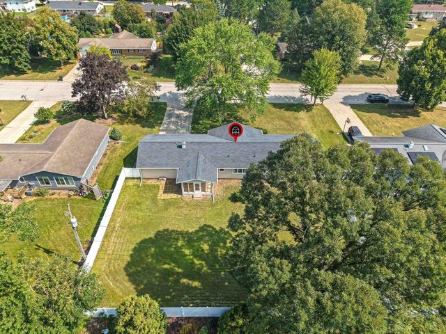 1327 SKYLARK LANE, Green Bay, WI 54313