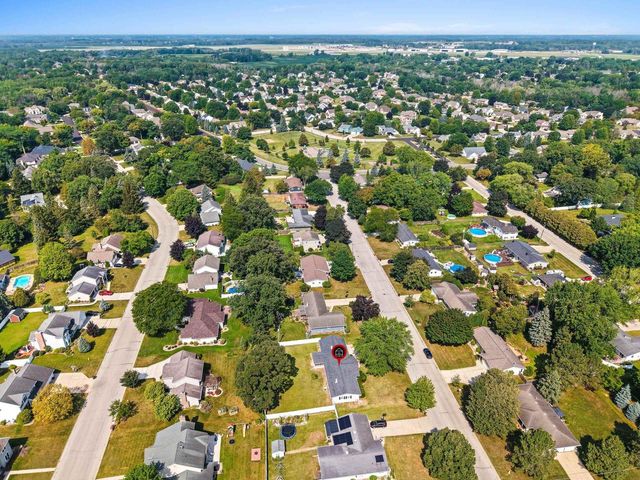 1327 SKYLARK LANE, Green Bay, WI 54313