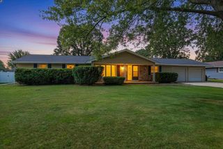 1327 SKYLARK LANE, Green Bay, WI 54313
