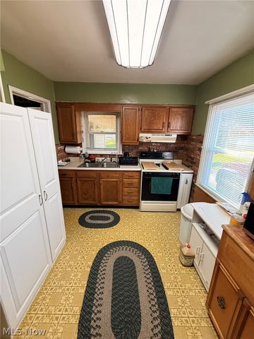 965 Adelaide Avenue SE, Warren, OH 44484