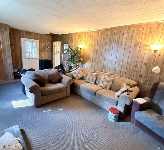 965 Adelaide Avenue SE, Warren, OH 44484