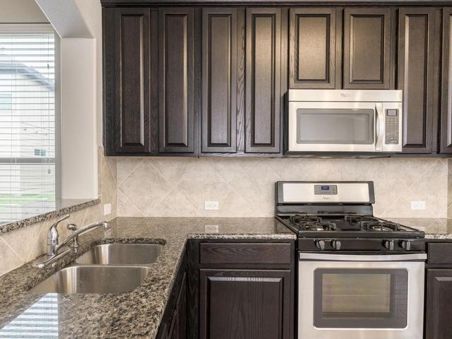 2001 Faro DR 26, Austin, TX 78741