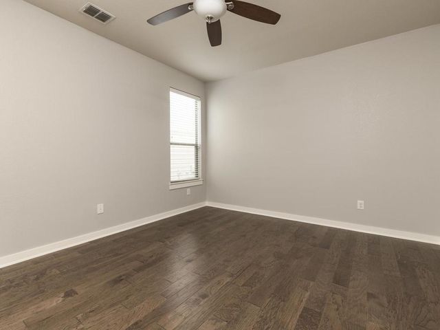 2001 Faro DR 26, Austin, TX 78741