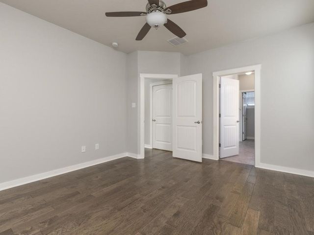 2001 Faro DR 26, Austin, TX 78741