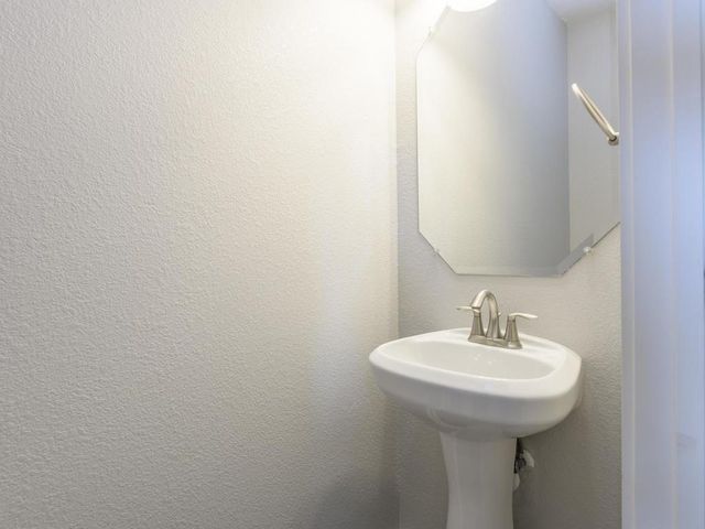 2001 Faro DR 26, Austin, TX 78741