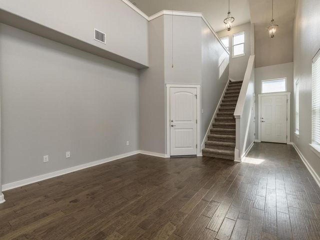 2001 Faro DR 26, Austin, TX 78741
