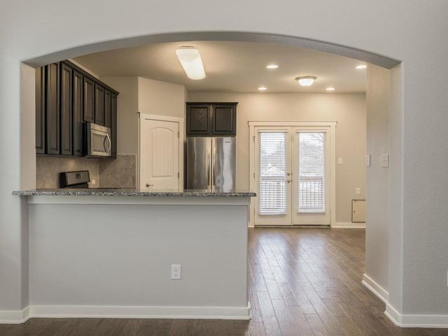2001 Faro DR 26, Austin, TX 78741