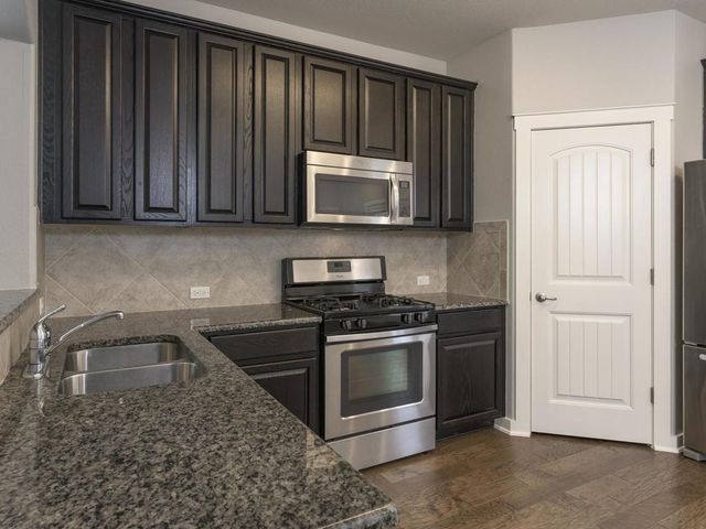 2001 Faro DR 26, Austin, TX 78741