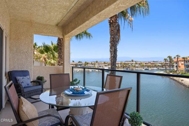 1808 Emerald Isle Way, Oxnard, CA 93035