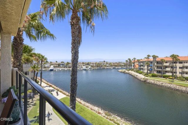 1808 Emerald Isle Way, Oxnard, CA 93035
