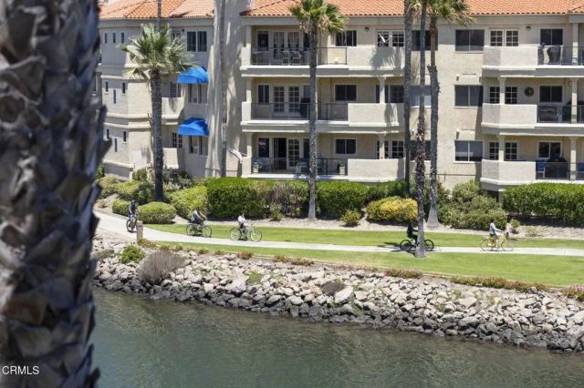 1808 Emerald Isle Way, Oxnard, CA 93035