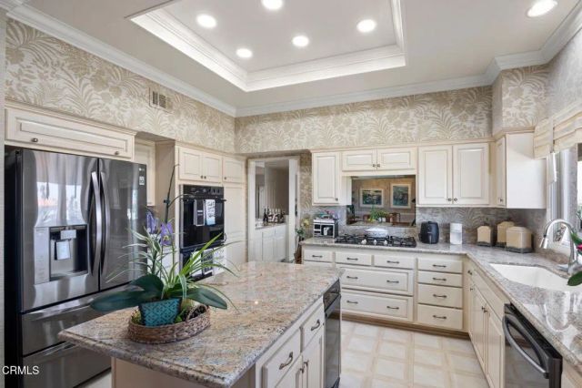 1808 Emerald Isle Way, Oxnard, CA 93035