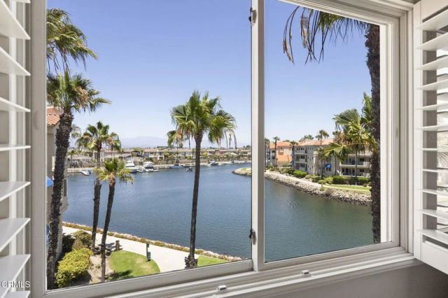 1808 Emerald Isle Way, Oxnard, CA 93035