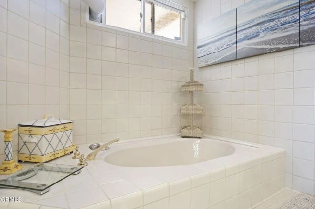 1808 Emerald Isle Way, Oxnard, CA 93035