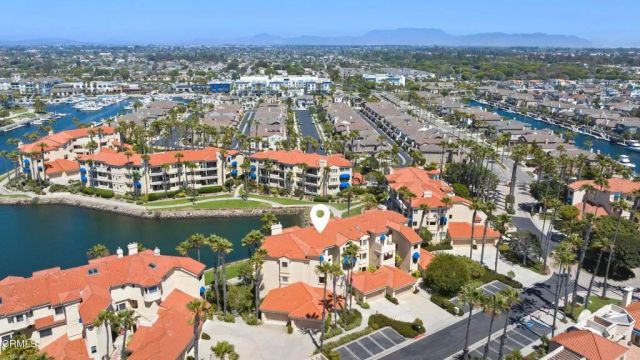 1808 Emerald Isle Way, Oxnard, CA 93035