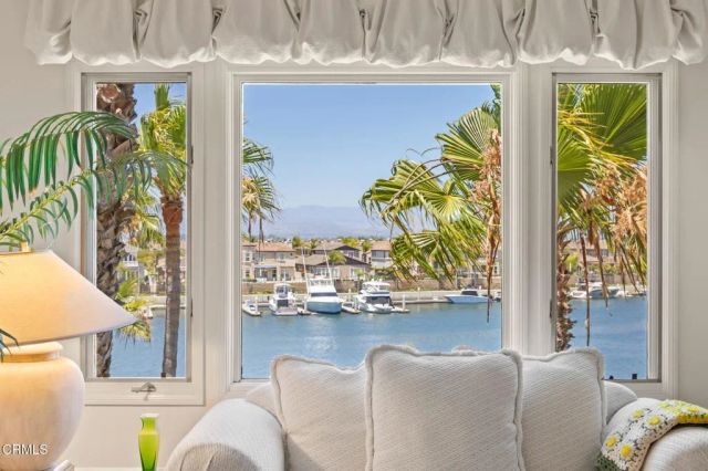 1808 Emerald Isle Way, Oxnard, CA 93035