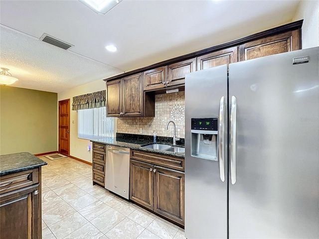 18519 BARTON DRIVE, Lutz, FL 33549